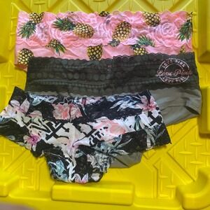 Victoria's‎ Secret Pink Thong Panty Bundle Lot M Pineapple Floral Love Pink